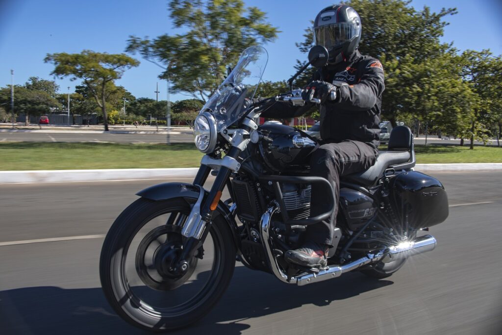 Royal Enfield crava novo recorde de emplacamentos no Brasil