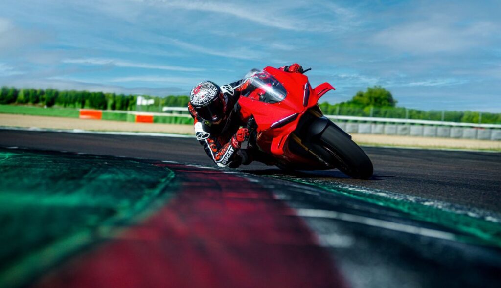 Ducati supera 1 bilhão de euros em receita pelo segundo ano seguido