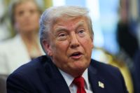 Trump diz que preços de medicamentos nos EUA podem cair até 90% com decreto