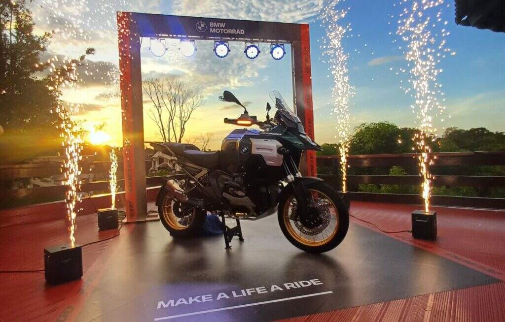 BMW R 1300 GS Adventure chega às lojas por R$ 136.500