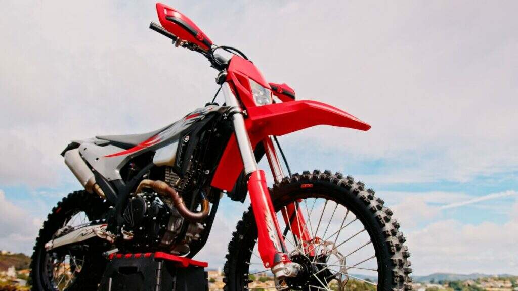 MXF 270Fi: injeção eletrônica, motor de 28 cv e foco total no off-road