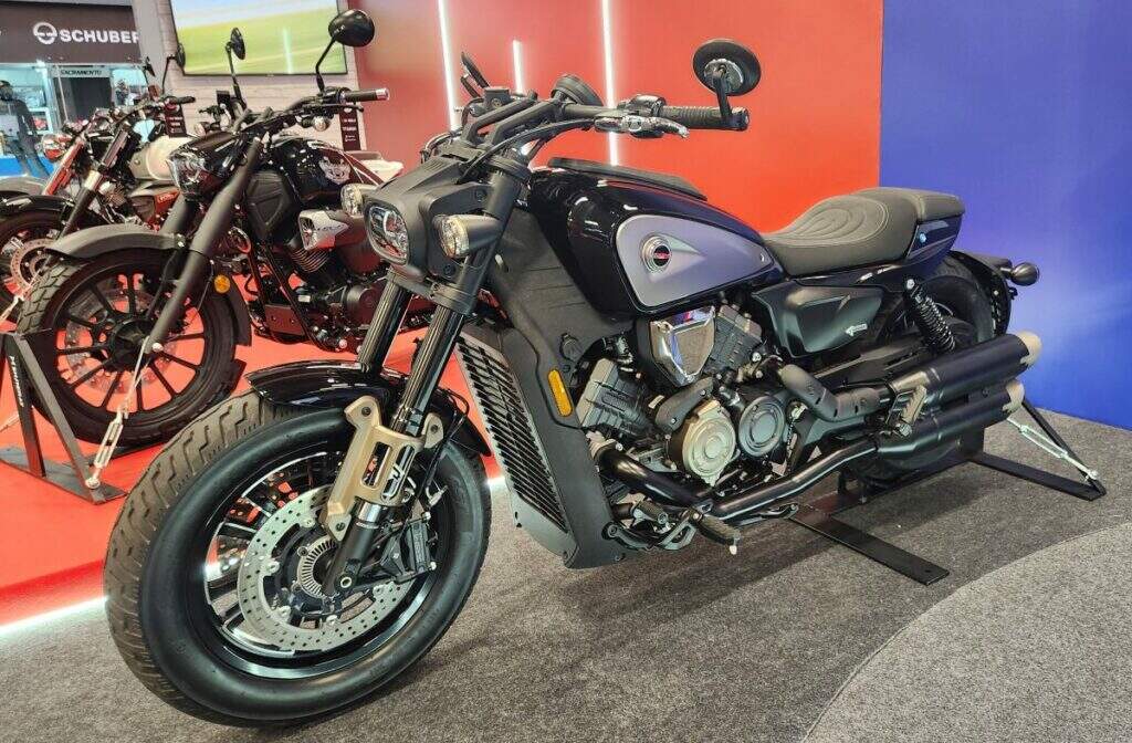 SBM é oficialmente lançada no Brasil; estreia com seis motos