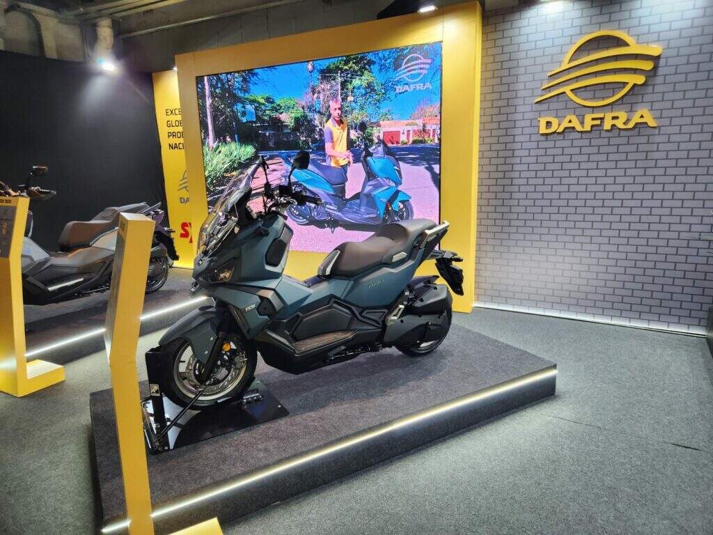 Dafra ADX 150: rival para Honda ADV chega ao Brasil em 2026