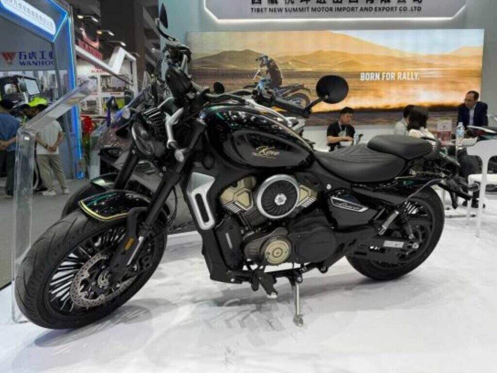 Kove 625V Lancer: a custom V2 com estilo inovador e tanque duplo que desafia os padrões