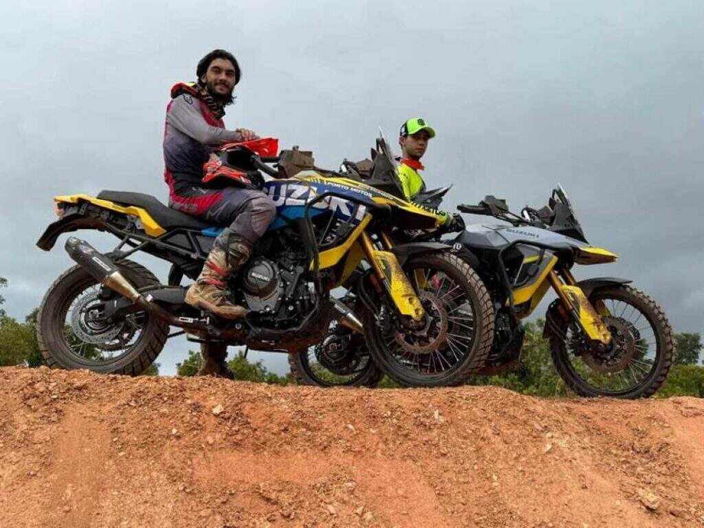 Suzuki V-Strom 800DE acelera no BITES 2025 em Cuiabá com jovens talentos