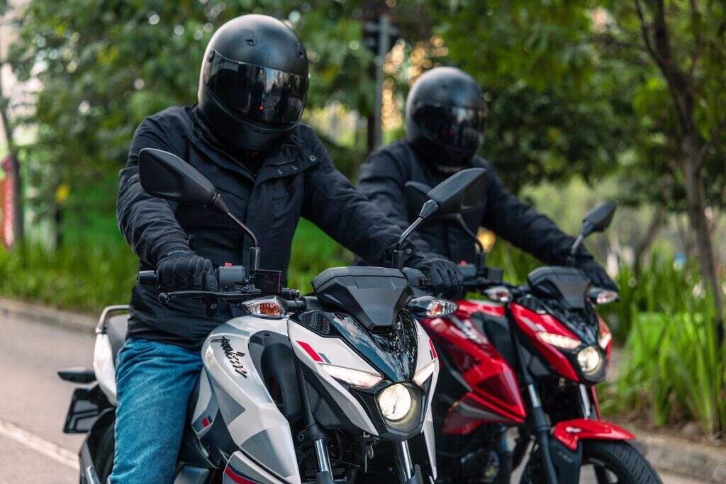 Bajaj Pulsar N150 a moto certa para trabalhar conectado e em grande estilo