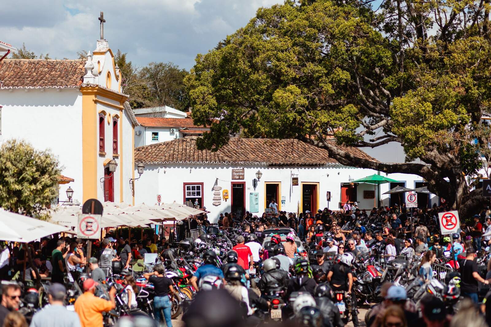 Sim à Motocicleta: Vamos comemorar nosso dia andando de motocicleta!