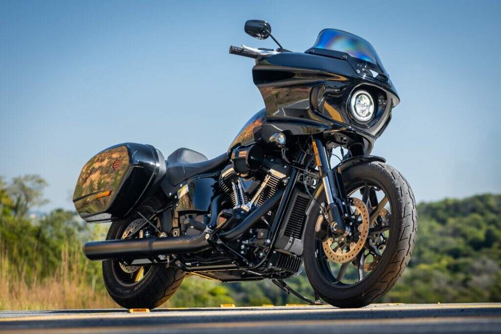 Harley-Davidson Low Rider ST 2025: a custom com pegada esportiva que anda e acelera forte