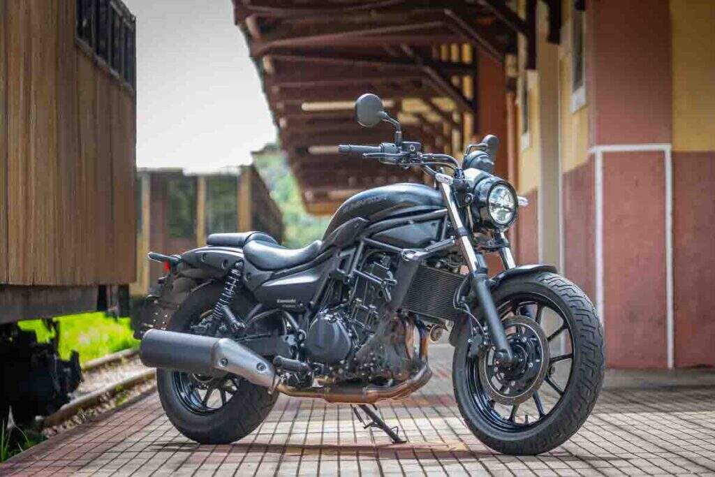 Comparativo Kawasaki Eliminator 500 e Vulcan 650. Tecnologia e preços