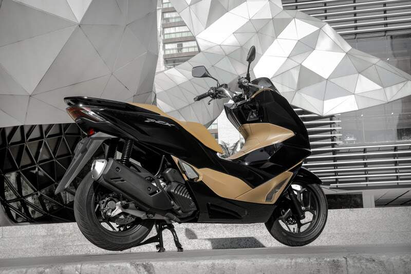 Honda PCX 2026: preços, cores e versões do scooter mais vendido do Brasil