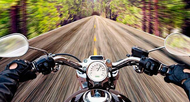 Roubos e furtos de motos em alta, adesão ao seguro em baixa