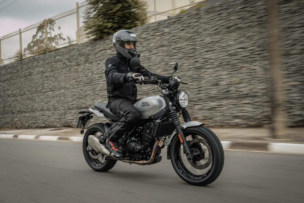 Aceleramos a nova Royal Enfield Guerrilla! Ela é excelente e custa R$ 28.990