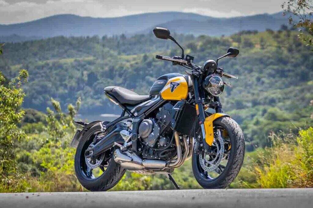 Triumph prepara uma Trident com o motor de 800 cilindradas para brigar nas naked
