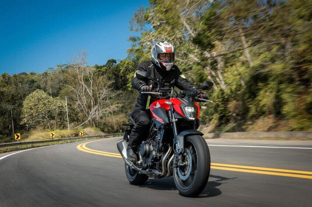 Honda CB 500 Hornet e NX 500: a evolução da família 500 para a cidade e as aventuras