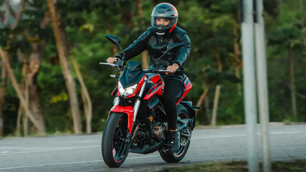 SBM 400s: naked de 41 cv abre fase premium da Shineray no Brasil