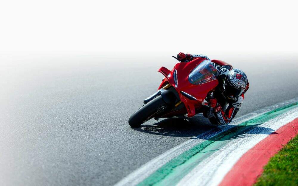 Nova Ducati Panigale V4 chega ao Brasil com 216 cv e DNA de MotoGP