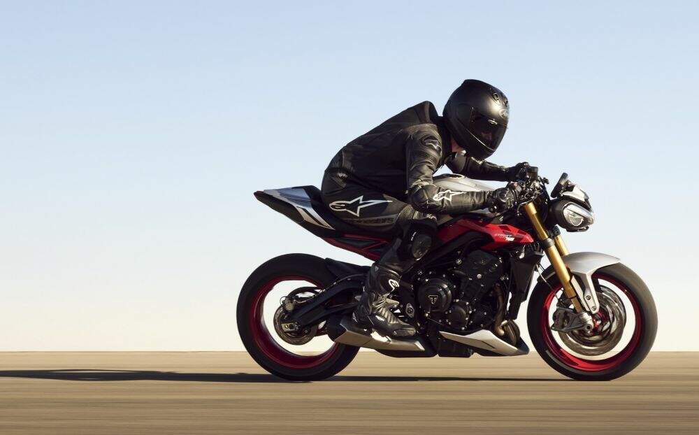 Triumph revela novas versões da Street Triple 765 com essência das pistas