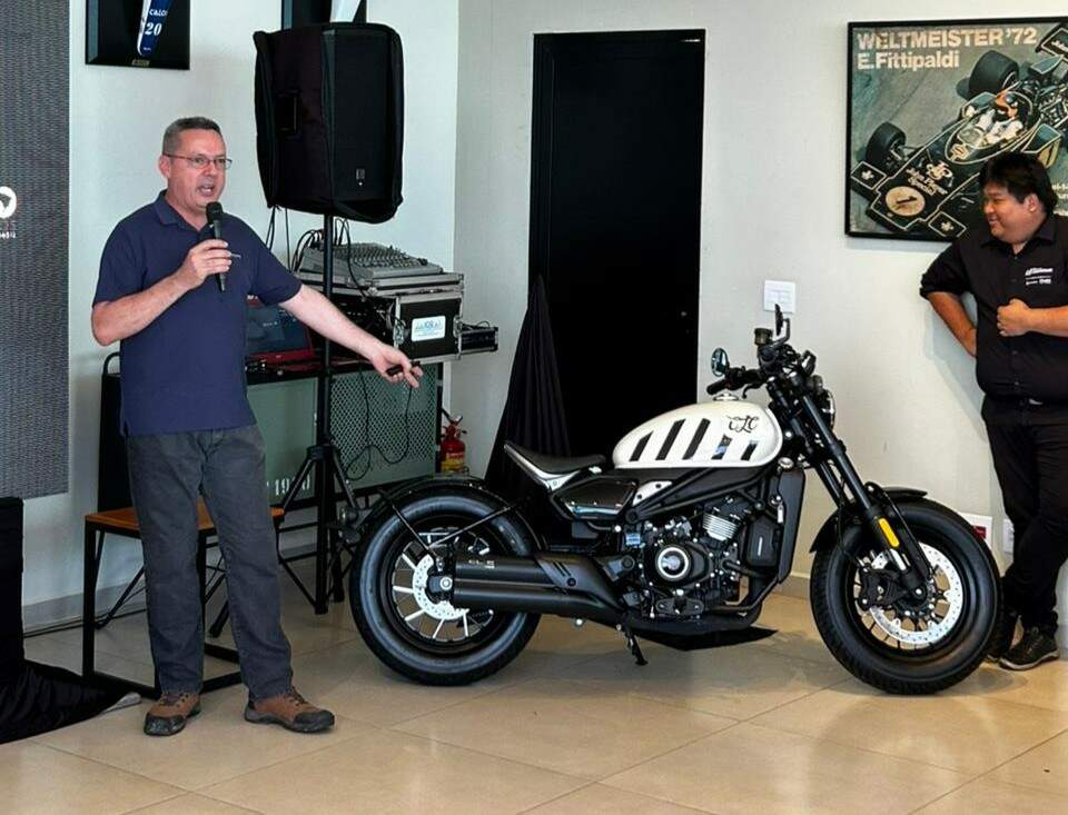 CFMoto 450CL-C Bobber e Ibex 700 confirmadas para o Brasil; detalhes e preços