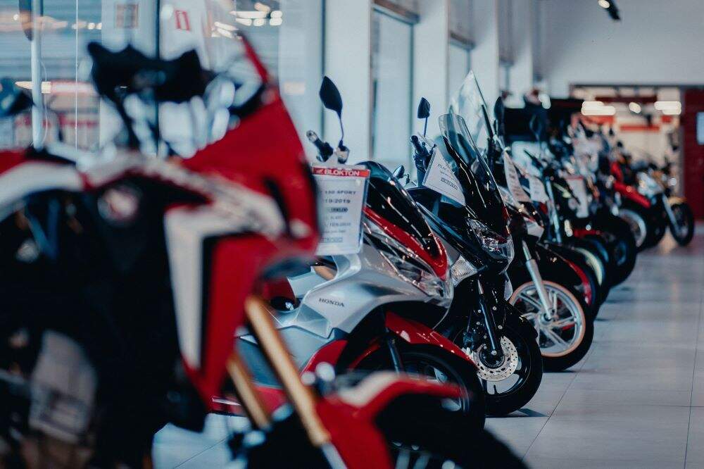 Financiamento de motos recua no mês, mas cresce no ano
