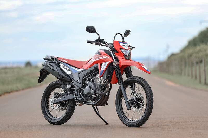 Honda XR300L Tornado Special Edition chega com visual inspirado no rally