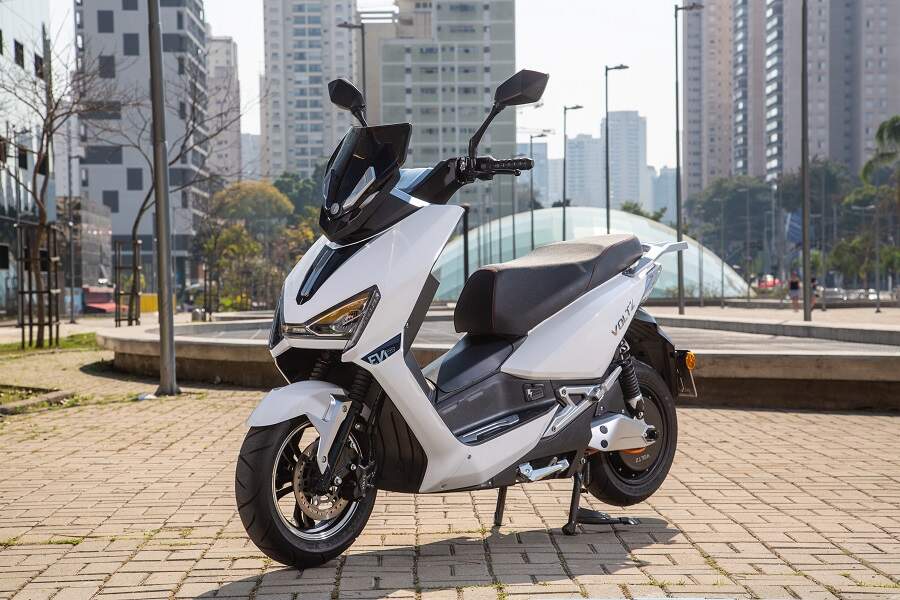 Vendas de motos elétricas crescem em 2025 puxadas por Voltz e Shineray