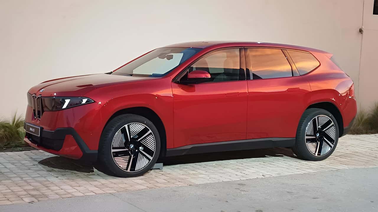 BMW iX3 quebra padrões ao vender sem test drive e crescer muito rápido