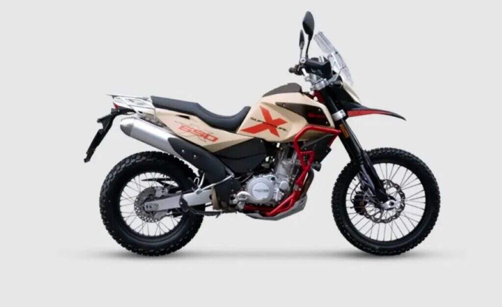 SWM Superdual X: a trail old school que desafia tendências tecnológicas do mercado atual