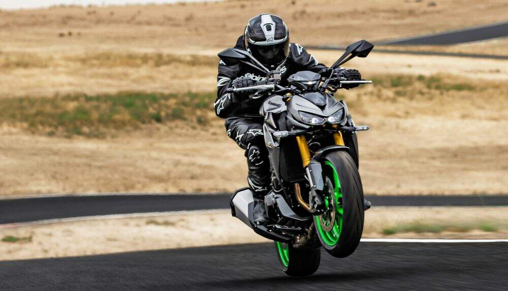 Kawasaki Z1100 oficialmente confirmada no Brasil; preços e detalhes