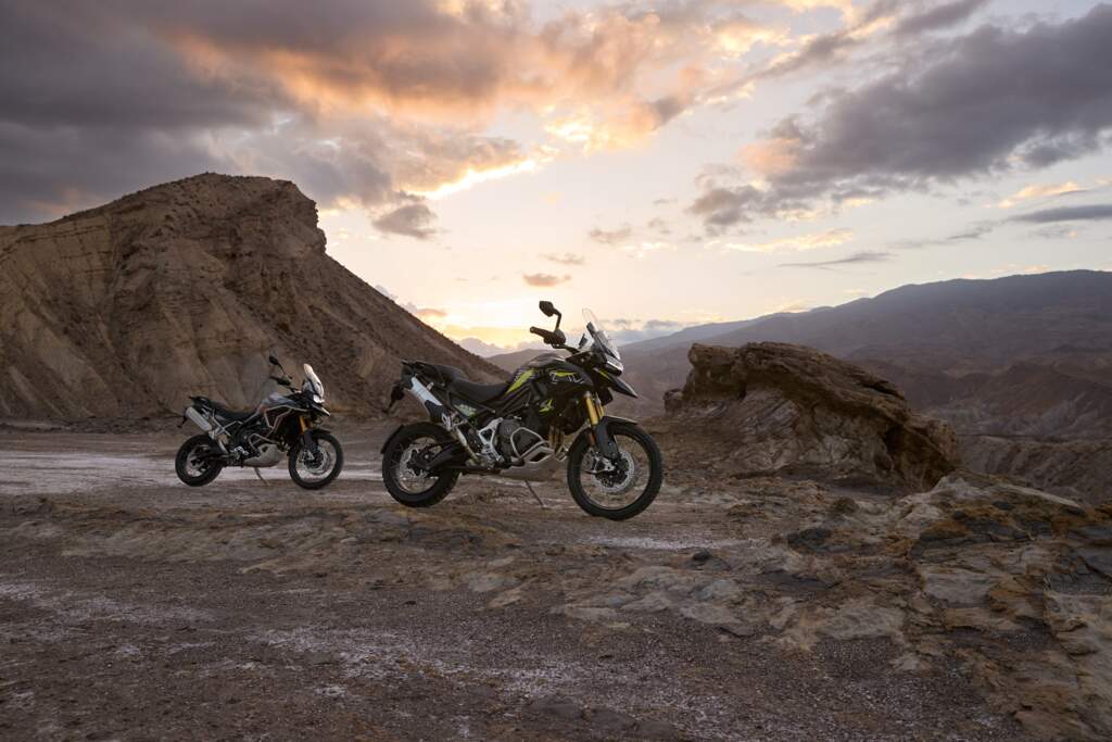 Triumph Tiger 1200 Alpine e Desert Edition chegam em breve ao Brasil