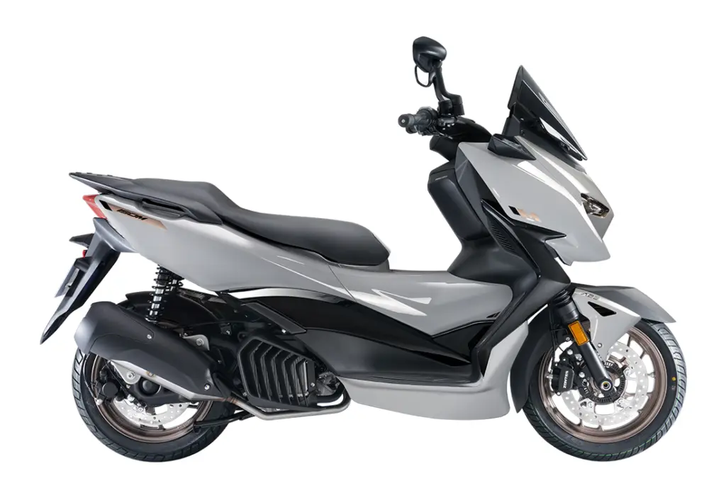 Zontes 125M: o scooter mais equipado da categoria chega para sacudir o mercado