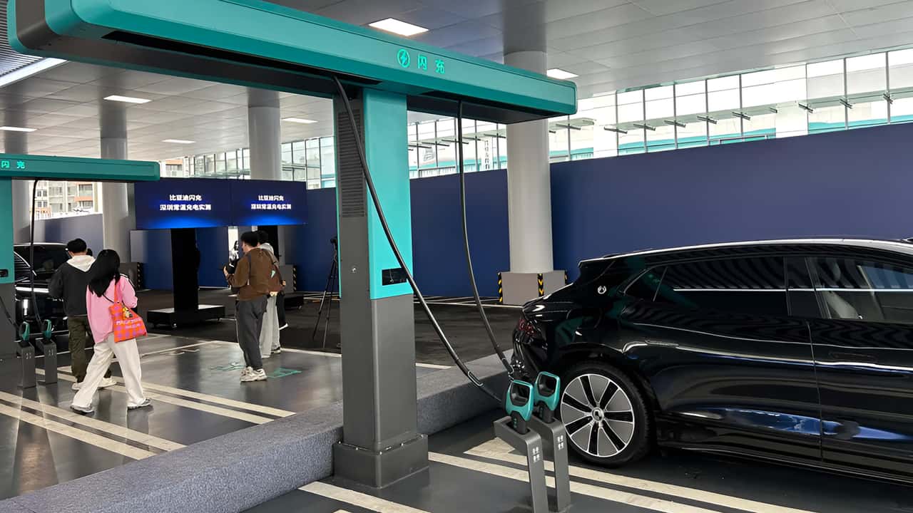 BYD revela Blade Battery 2.0 com recarga de 10% a 70% em 5 minutos