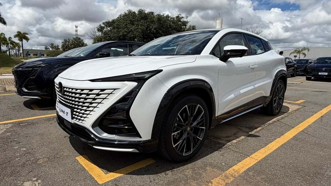 CAOA Changan Uni-T estreia no Brasil com motor flex por R$ 169.990