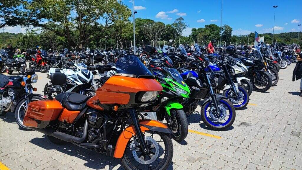 Megaencontro de motos e carros agita São Roque